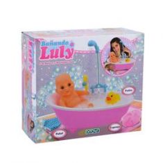 Bañando A Luly